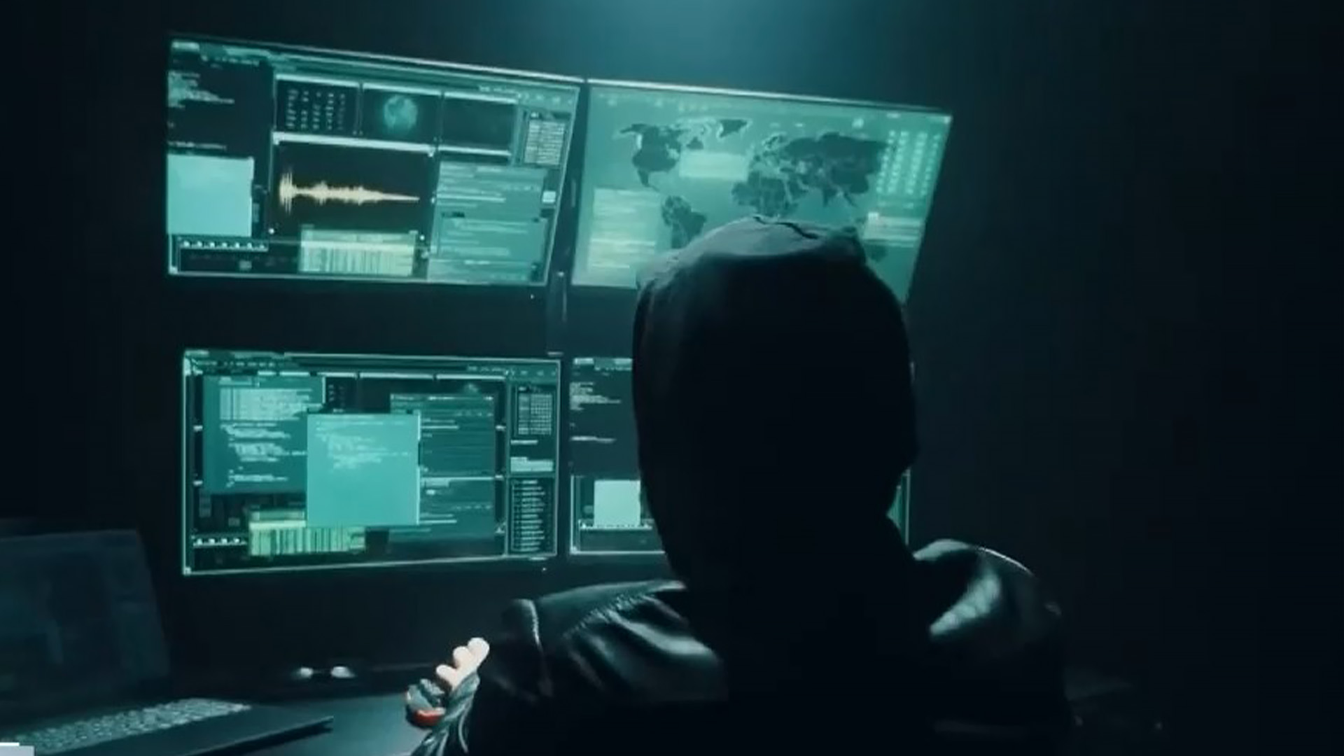 詐欺はインターネット上で依然として横行している。